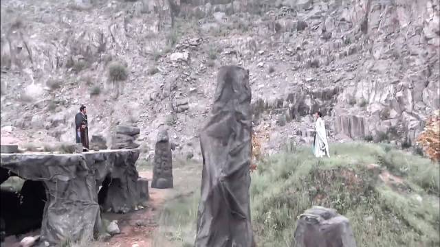 虽是凡人，但有着悲悯众生的神性， 歌词排版：漠漠淸寒