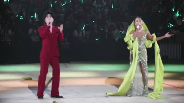 陈楚生和吉克隽逸唱彝语版《青春的颜色》太有感觉了！