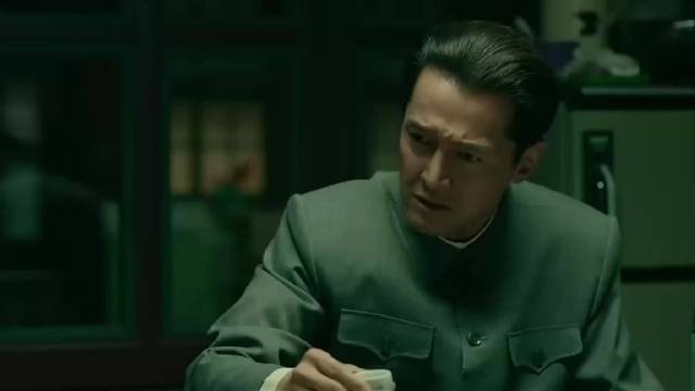 在《无悔追踪》面前，《抓特务》像极了烂片... 抓特务 无悔追踪 冯小刚