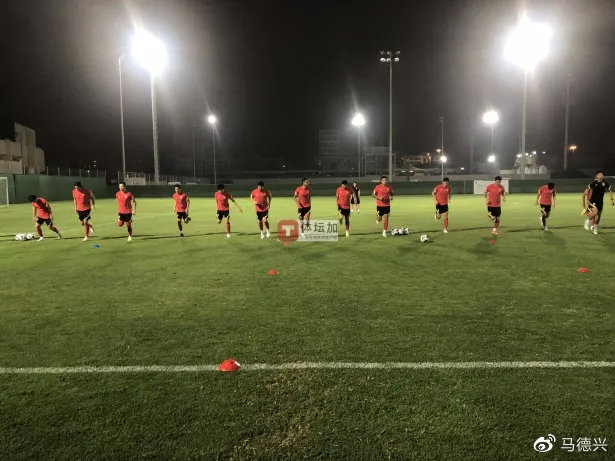 国足展开全面冲刺 战越南队必须拿下！