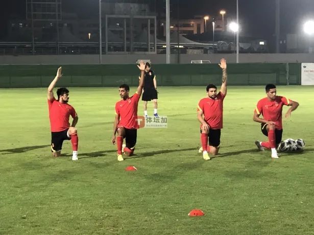 国足展开全面冲刺 战越南队必须拿下！