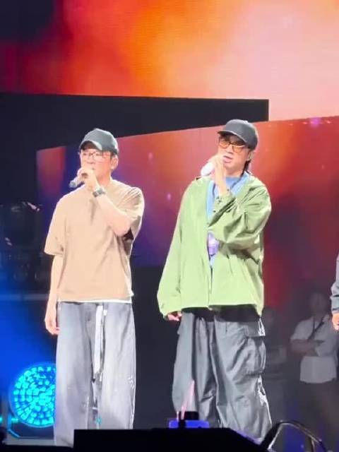 爷青回！湾区升明月古巨基苏有朋林心如合唱《情深深雨濛濛》