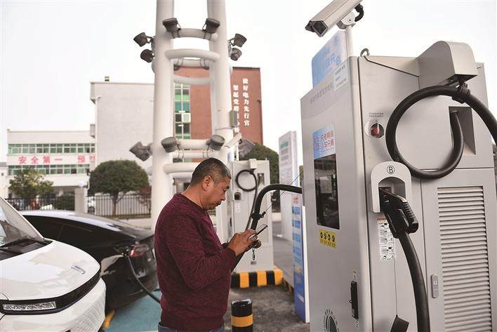 “光储超充检”充电站 服务绿色出行