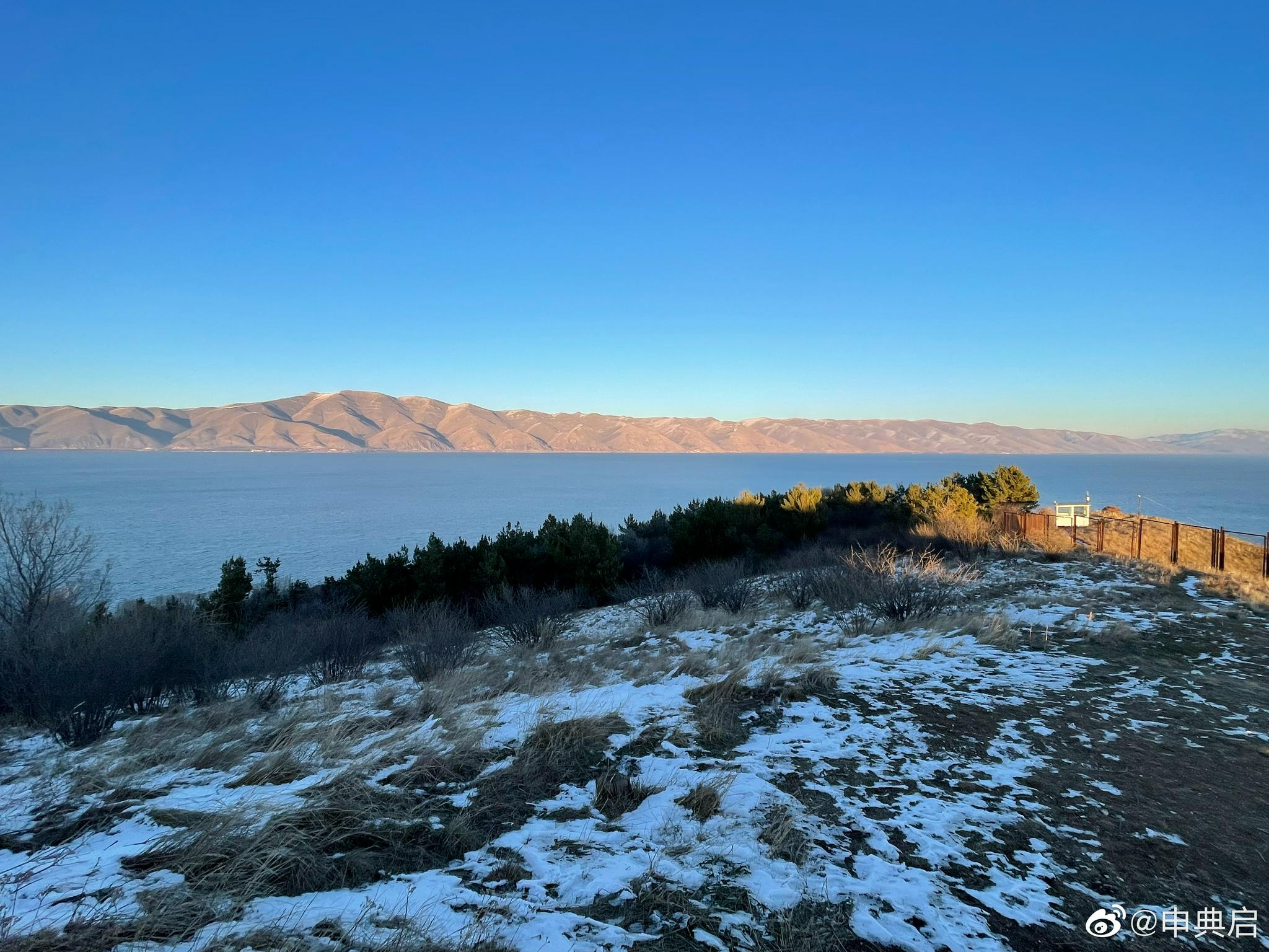 亚美尼亚的赛凡湖，两个<a href=