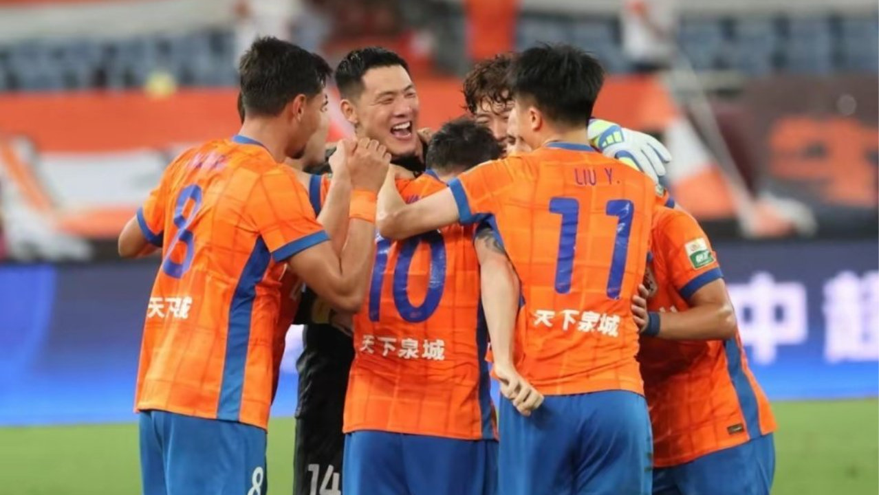 泰山队又收获3名04年龄段新星，都已证明自己，或将掀起青春风暴|山东泰山|杨瑞琦|尹嘉熙|邓淳泽|亚冠_新浪新闻