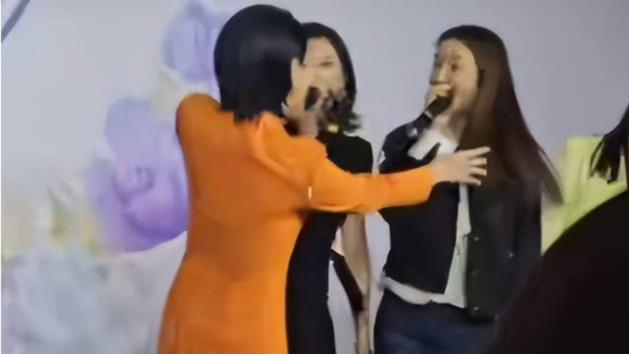 徐若瑄为妈妈办70大寿！林心如贾静雯献唱，2人在台上转圈美炸了