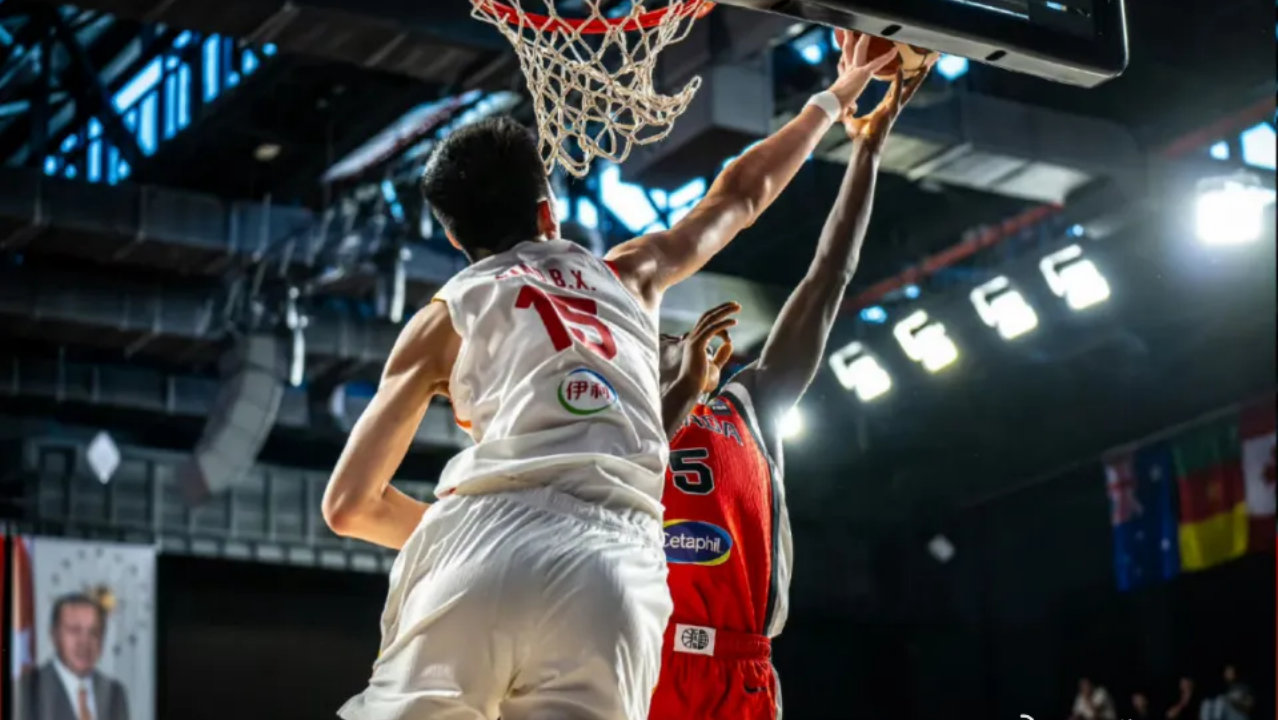劈扣媲美阿联！“小周琦”场均5.3盖帽，球迷：去美高练练能冲NBA
