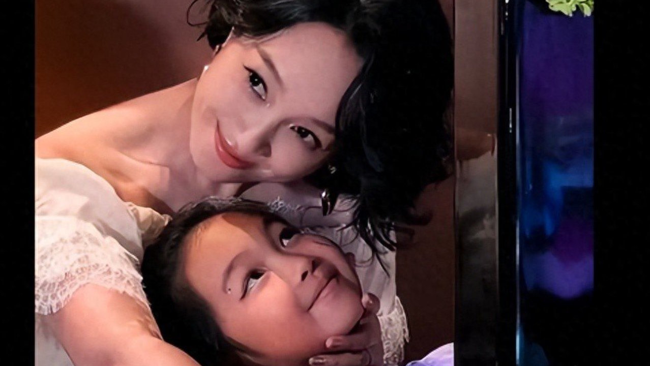 朱丹晒跟女儿日常近照,九岁念念比肩妈妈,长大了! 朱丹晒跟女儿日常近照,九岁念念比肩妈妈,长大了!