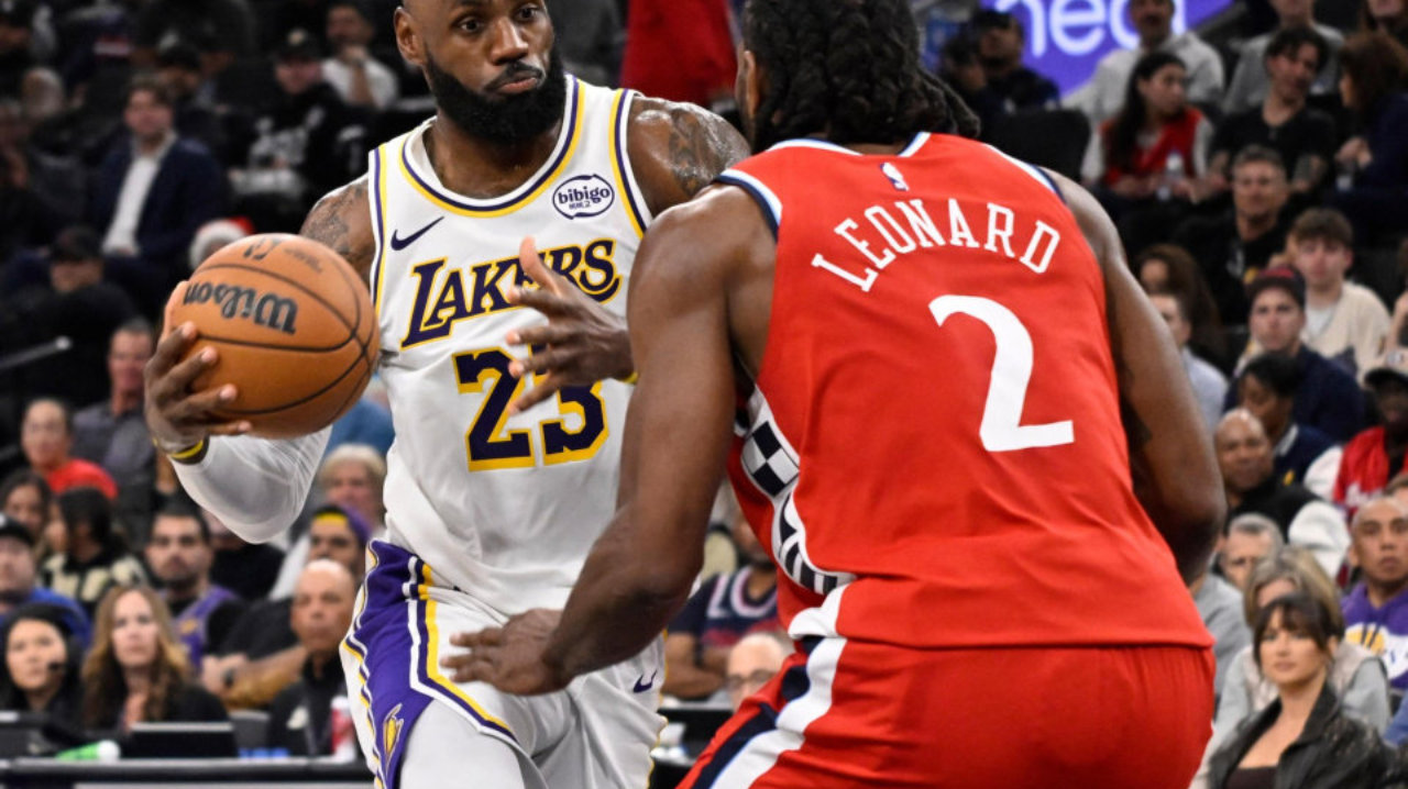 美记：勇士若想夺冠，他们今夏补强唯一有效选择就是追逐詹姆斯或小卡