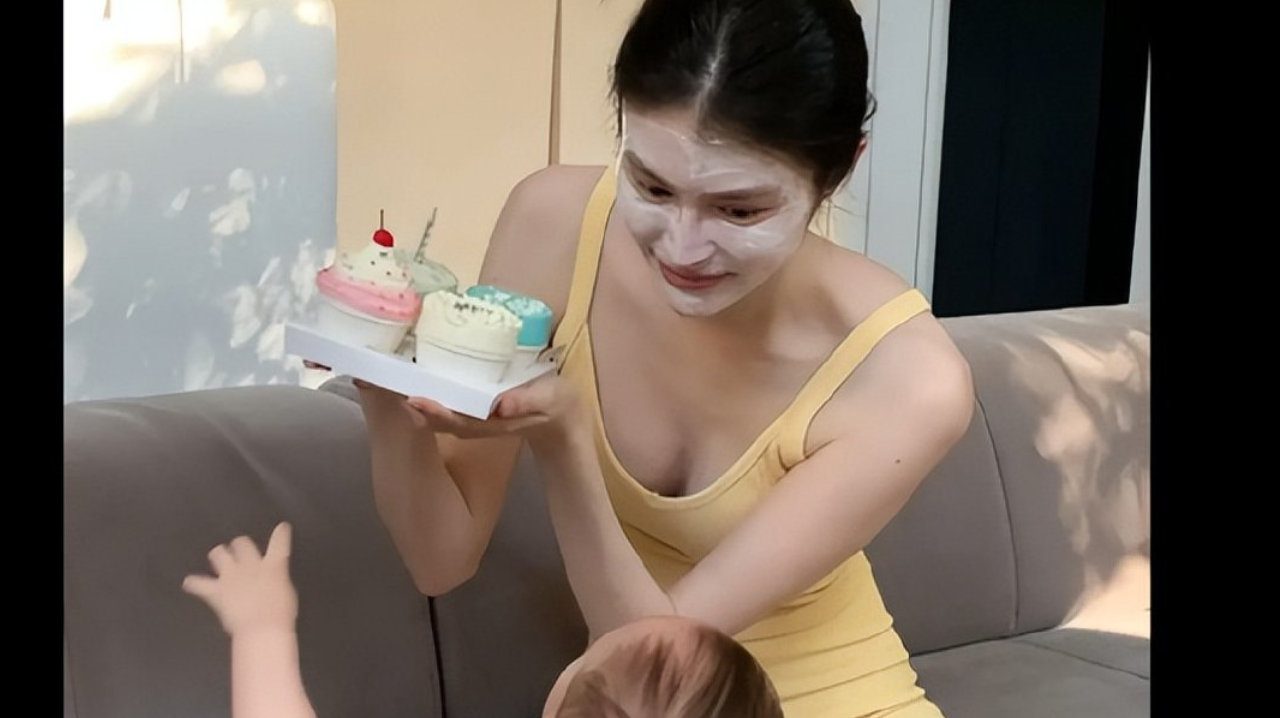 何穗过37岁生日，跟儿子有爱互动，母子太温馨！