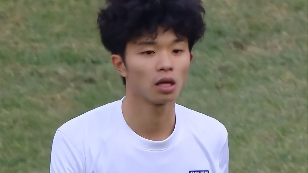 伊万不敢用，邵佳一却一上任就大胆启用他，中超拦截王，早该进国足了|吕焯毅|大连人|大连英博|U21|国脚_新浪新闻