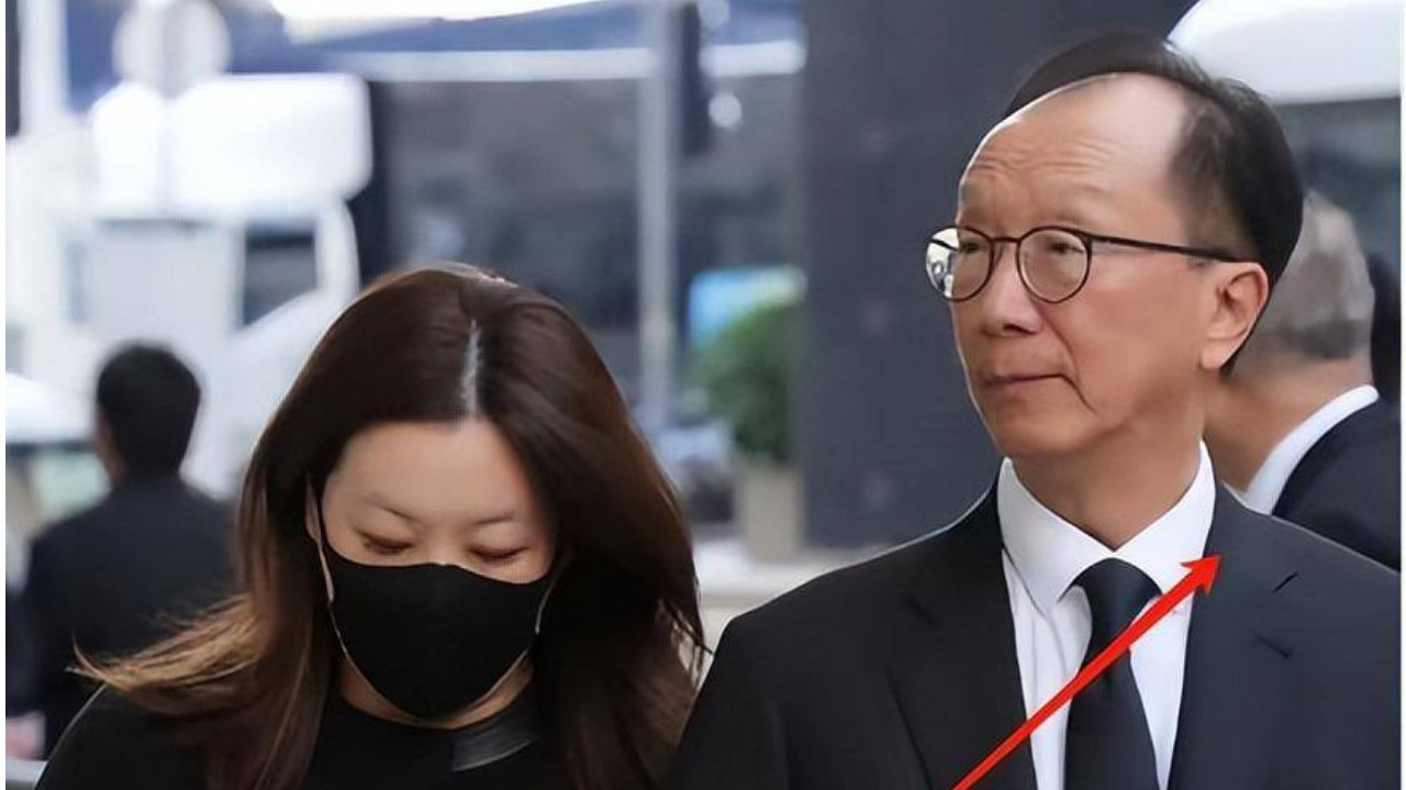 恩爱23年难敌残酷现实，73岁梁锦松老态尽显，47岁伏明霞仍貌美如花