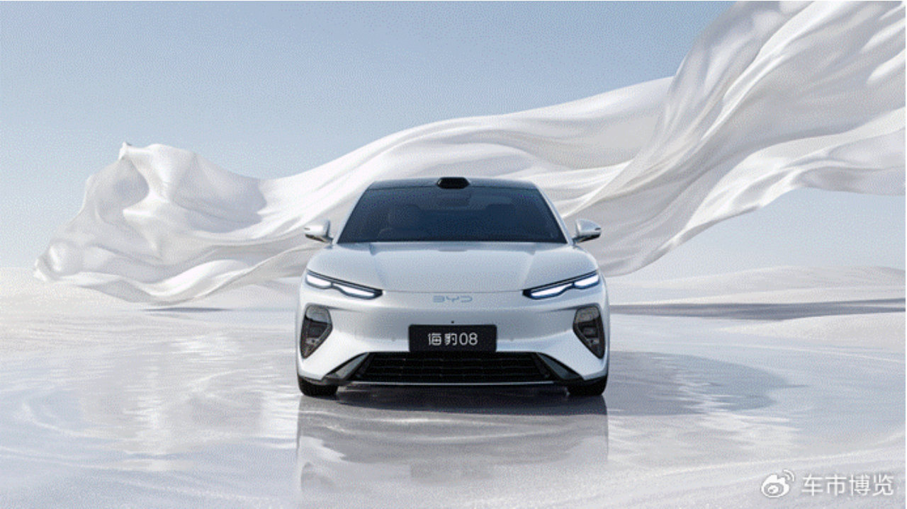 闪充+后轮转向，比亚迪海豹08首秀亮出旗舰级技术底牌