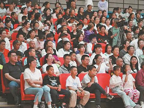 龙江剧《人世间》 每一站都是人间值得