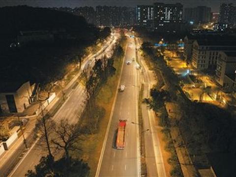 大货车为何遭遇续保难（金台视线）