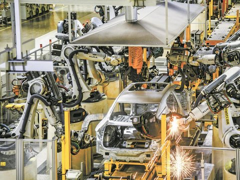 去年汽车制造业
成为宁波第一大工业行业