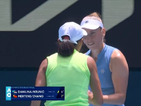 张帅和搭档梅尔滕斯在澳网女双决赛中经历了怎样的惊险逆转？