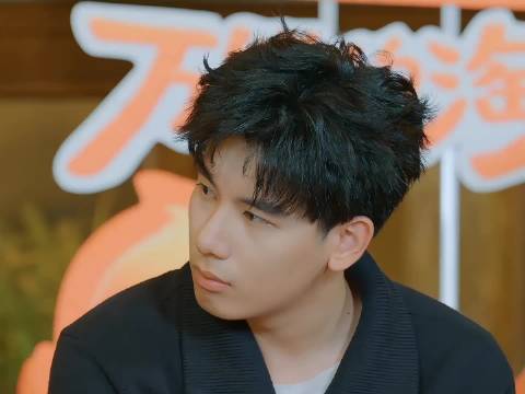 小胡：你又要把我说死？黄sir：不犯规吧？