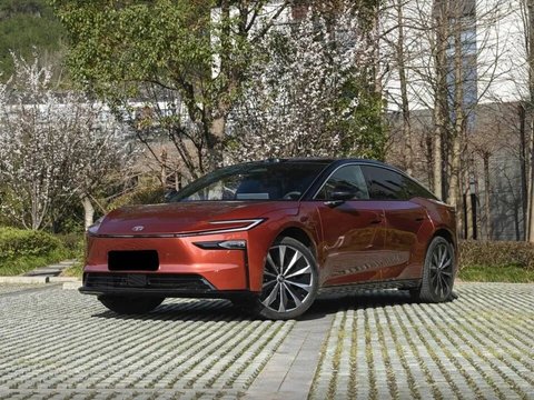 2026款丰田铂智7正式上市,配置更丰富,搭载华为DriveONE电驱