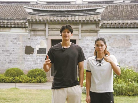 汪顺、余依婷打卡秀水街