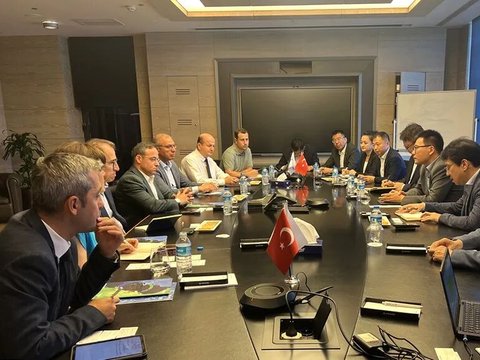上海电气与CENGIZ ENERGY集团共拓绿色发展新空间