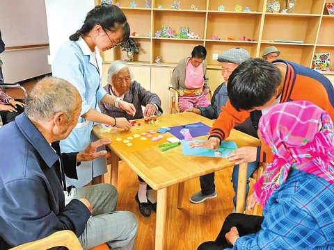 马龙区两家乡镇医养中心揭牌运营