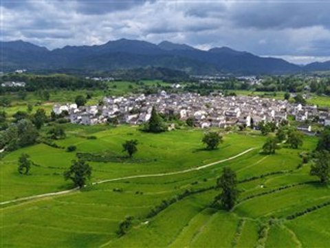 秋日古村景如画