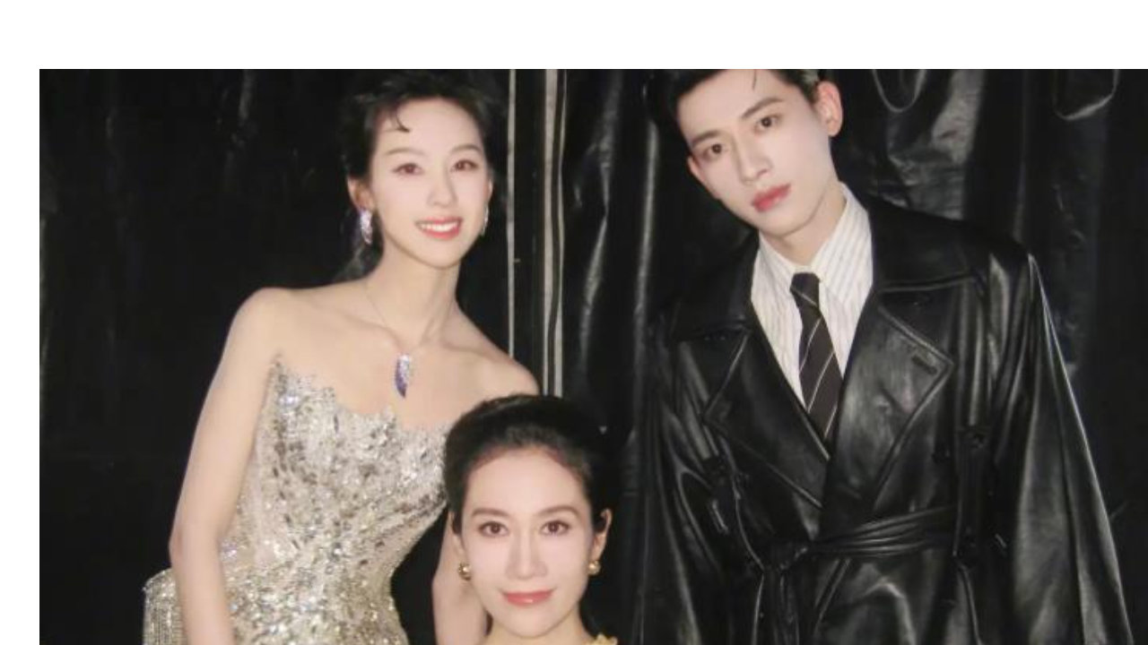 陈都灵与多位艺人合影，孟子义林允倪妮在列，又美又飒！