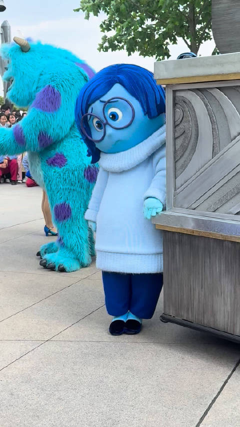 沉浸在自己小小世界里的忧忧