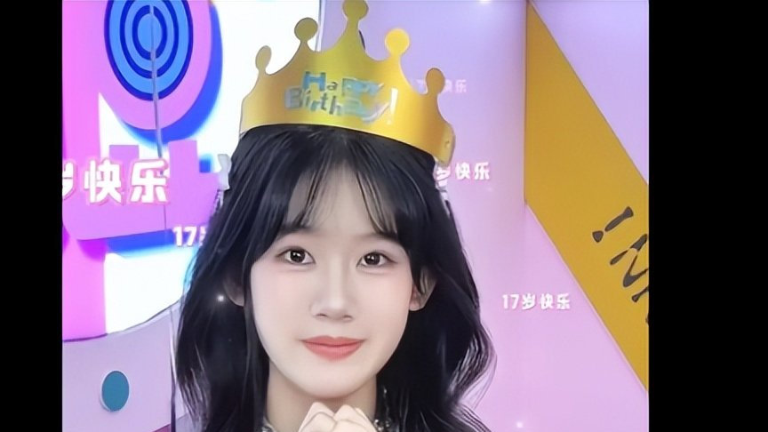 贝儿过17岁生日，妈妈鲍蕾晒照，幸福感十足！