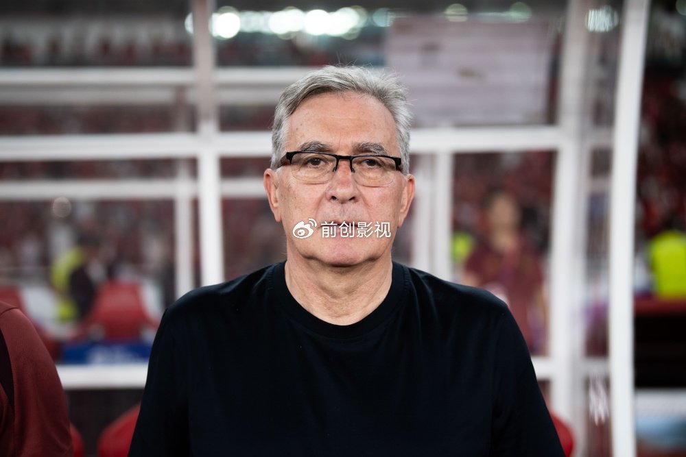 国足荣誉战首发出炉！伊万连换6人，中后场大换血，2人复出