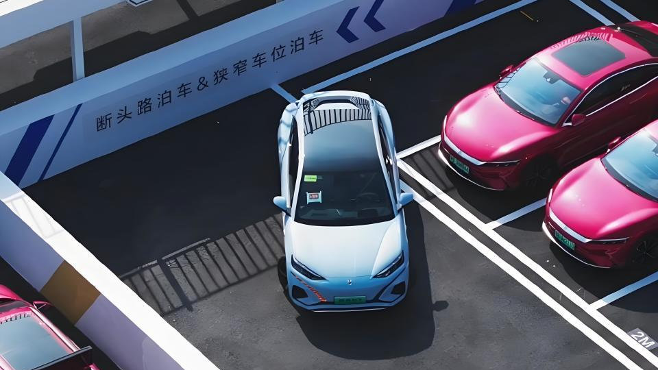 看！比亚迪开辟的“赔偿赛道”，有车企跟进了，丰田还给加码了