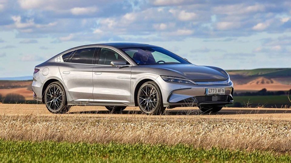 摊牌了，不装了！我被新能源汽车，给彻底“绑架”了