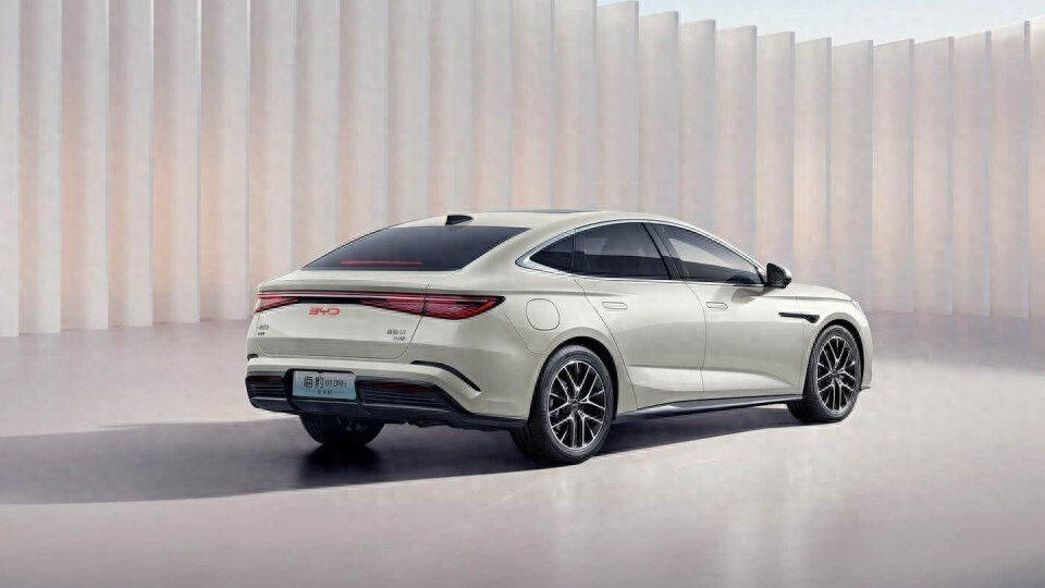 明年，多挡插混将陷入一场“围剿”，这两类新车堵了它所有后路