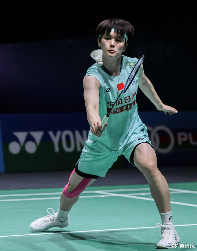 从颜面尽失到找回面子，王祉怡2-1日本选手进4强，失6个局点
