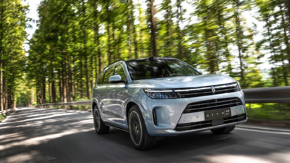 汽车安全的致命陷阱，电动智能汽车是危险漏洞还是安全保障？