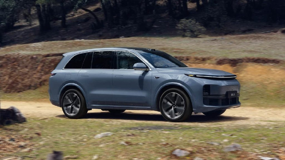 想省钱买车要三思：增程可以当纯电车开，插混真不行，就一个差别