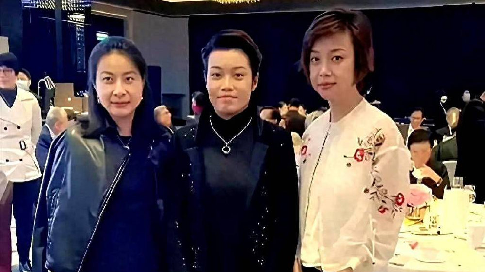 一查吓一跳！让郭晶晶张怡宁都甘愿给她当配角的人，果然不简单