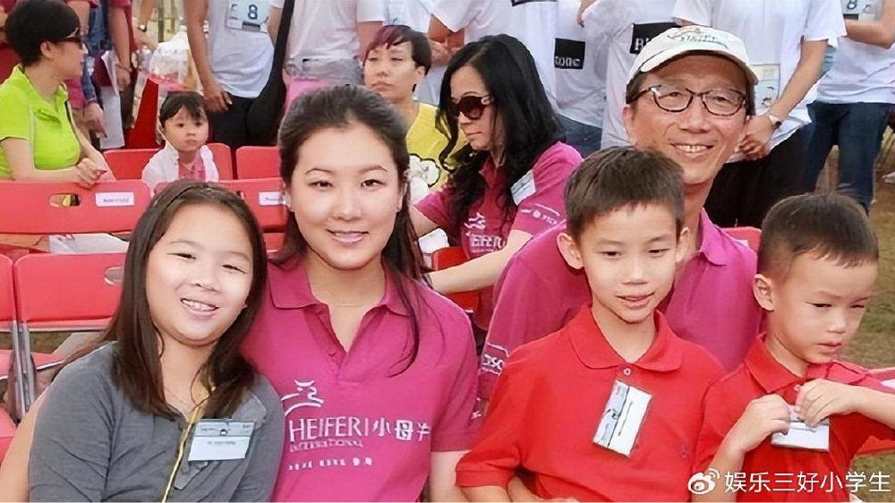 恩爱二十四载难敌残酷现实，伏明霞将梁锦松当爹，年龄差终成障碍