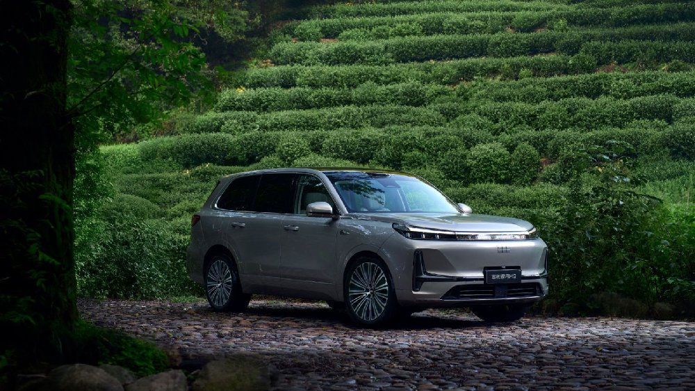 17万出头买旗舰大六座，银河M9全方位狙击