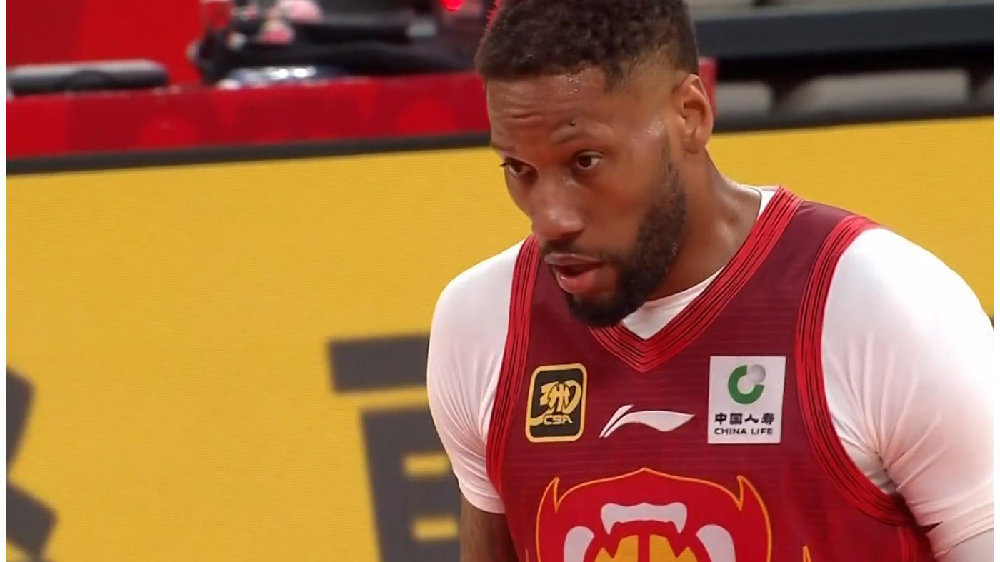 太适合广东队！CBA强力锋卫打服杜锋，朱芳雨有望底薪捡漏签下？