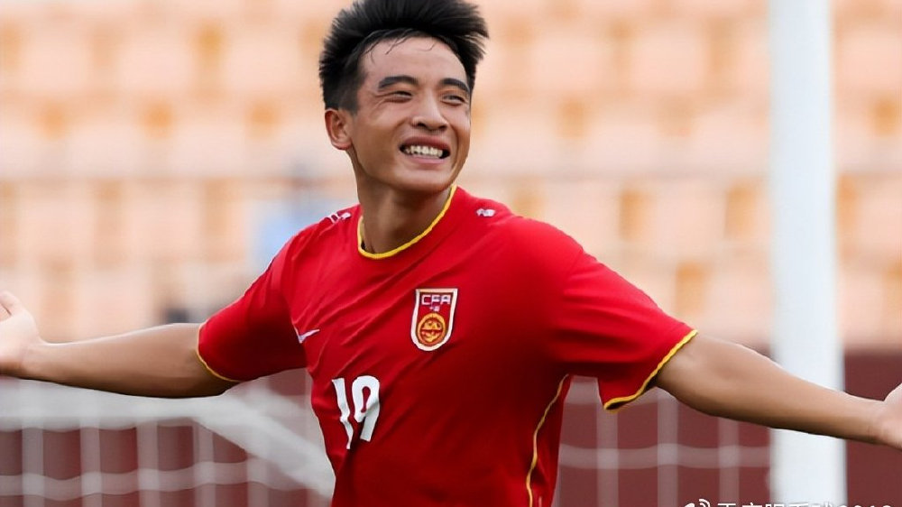 前途无量！17岁国足希望之星横空出世，日本媒体盛赞他未来能超过武磊