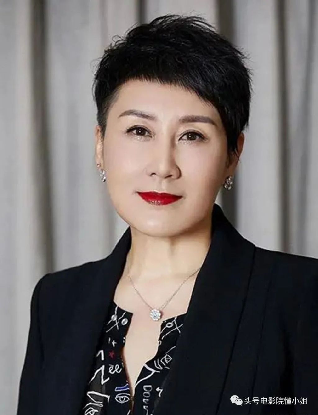 给家乡捐款100万抗疫,59岁张凯丽《人世间》演曲秀贞,恰到好处休闲区蓝鸢梦想 - Www.slyday.coM 给家乡捐款100万抗疫,59岁张凯丽《人世间》演曲秀贞,恰到好处休闲区蓝鸢梦想 - Www.slyday.coM