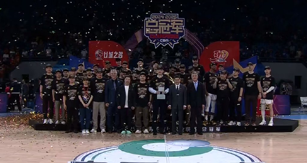 感恩！胡金秋夺冠之夜发信息给李春江，分享喜悦 表达感恩之情