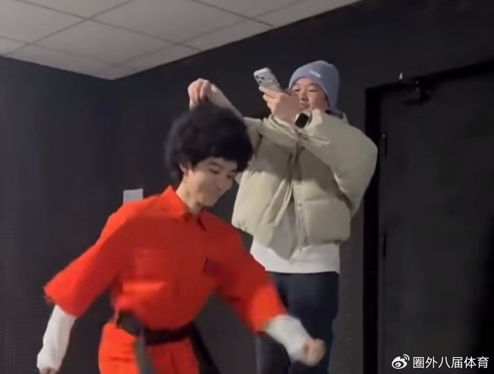 争议！全红婵与好友搞笑互动，对方意外登上热搜第一，真正原因曝光