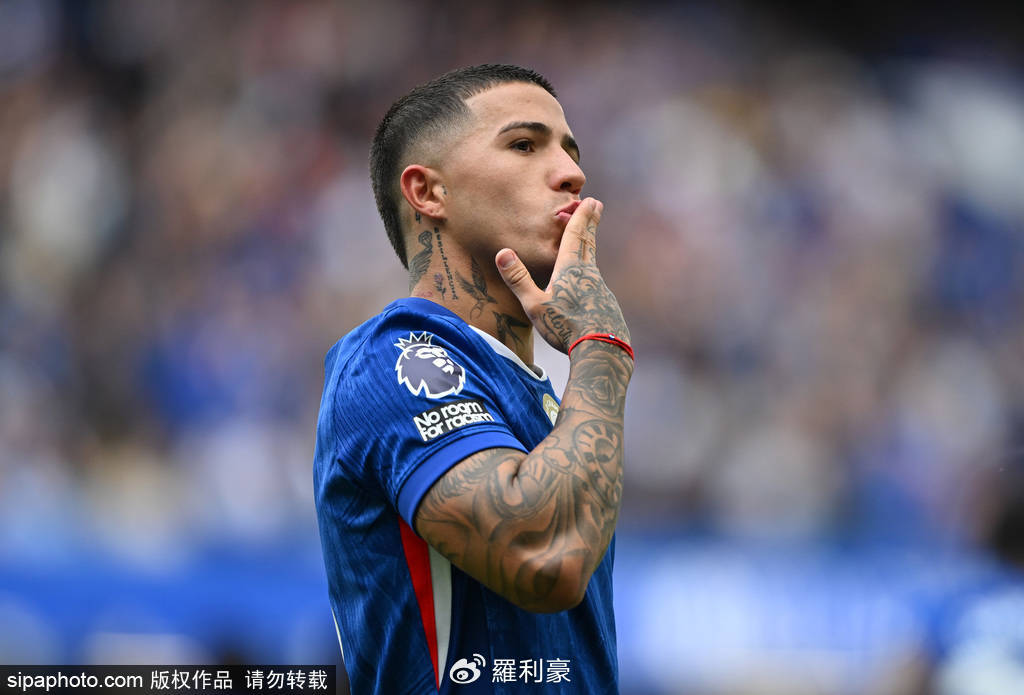 英超夏窗烧出34亿！热刺豪赌3亿引援，银行信贷成转会新规则