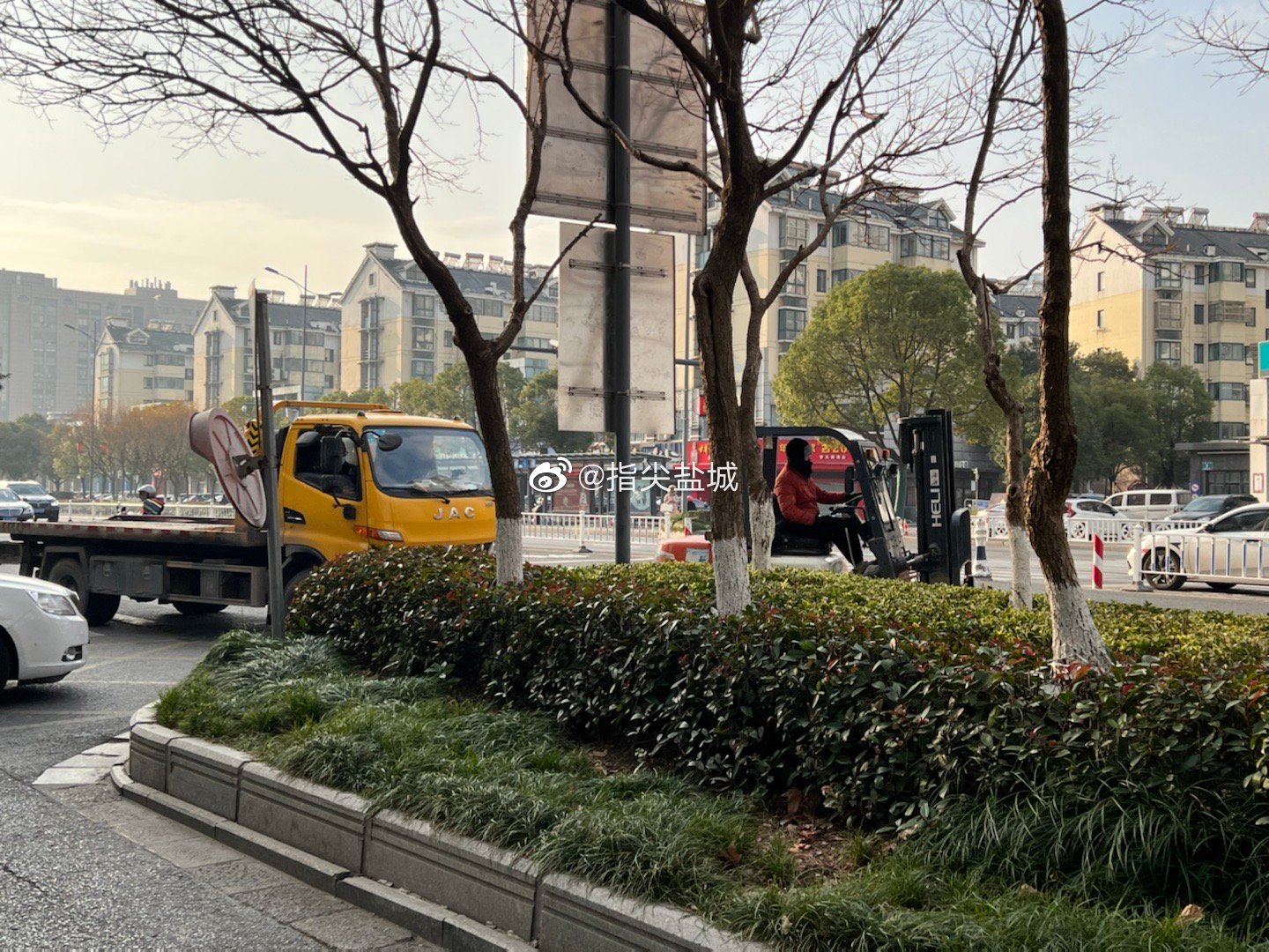 多角度，全方位实拍盐城最硬核停车，你若不好好的停车……