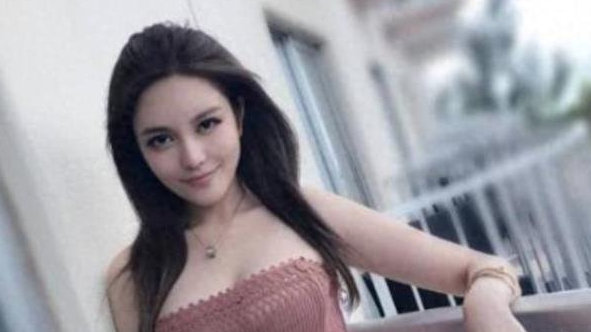 周扬青新恋情曝光，与高个男子酒吧携手，共同享乐