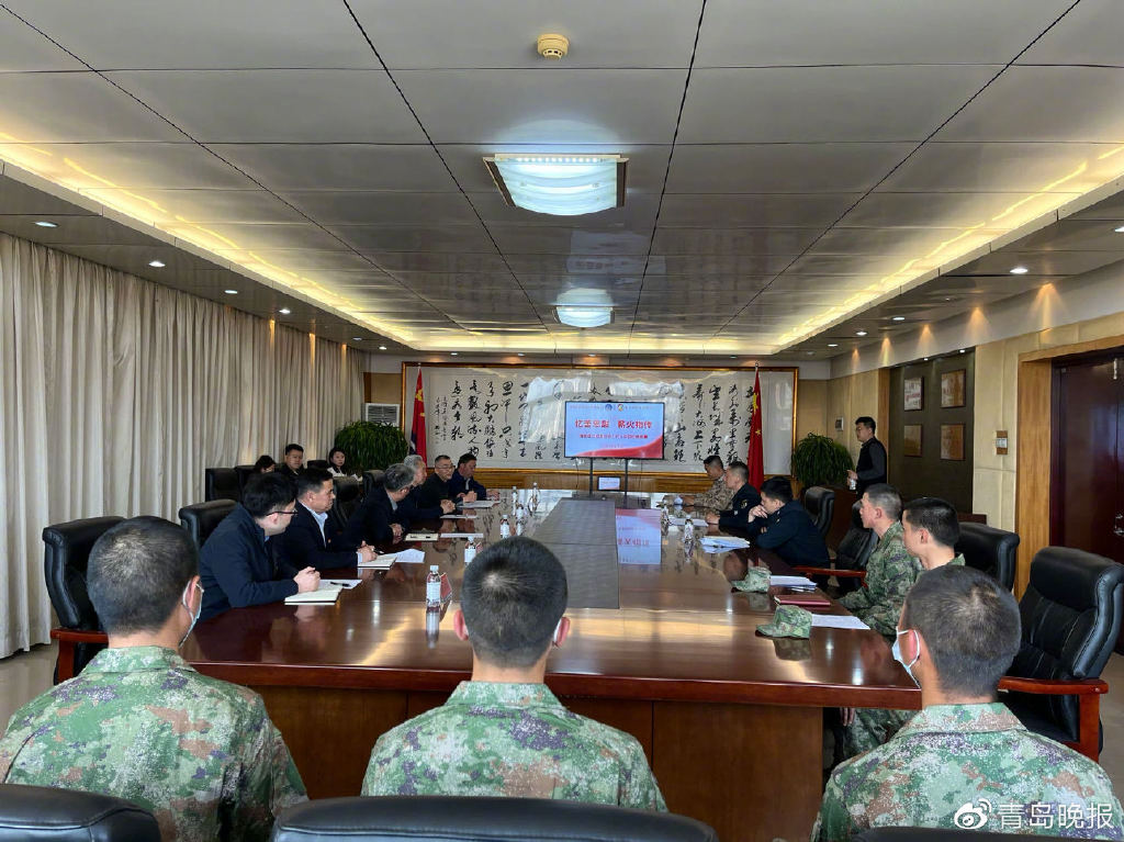 薪火相传 向海图强 回眸74年壮阔航程 听老中青三代讲述海军故事休闲区蓝鸢梦想 - Www.slyday.coM 薪火相传 向海图强 回眸74年壮阔航程 听老中青三代讲述海军故事休闲区蓝鸢梦想 - Www.slyday.coM