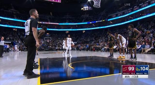 克莱离队后勇士新战术浮出水面年轻球员迎来爆发机会